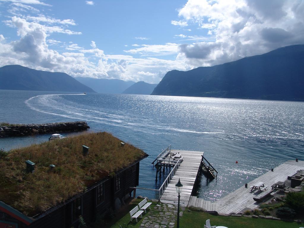 Leikanger Fjordhotel - Unike Hoteller Exterior photo