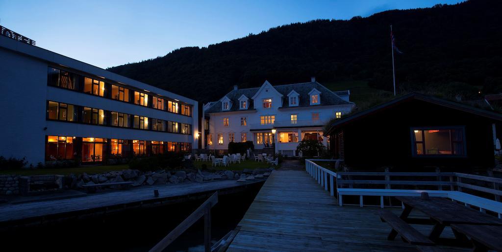 Leikanger Fjordhotel - Unike Hoteller Exterior photo