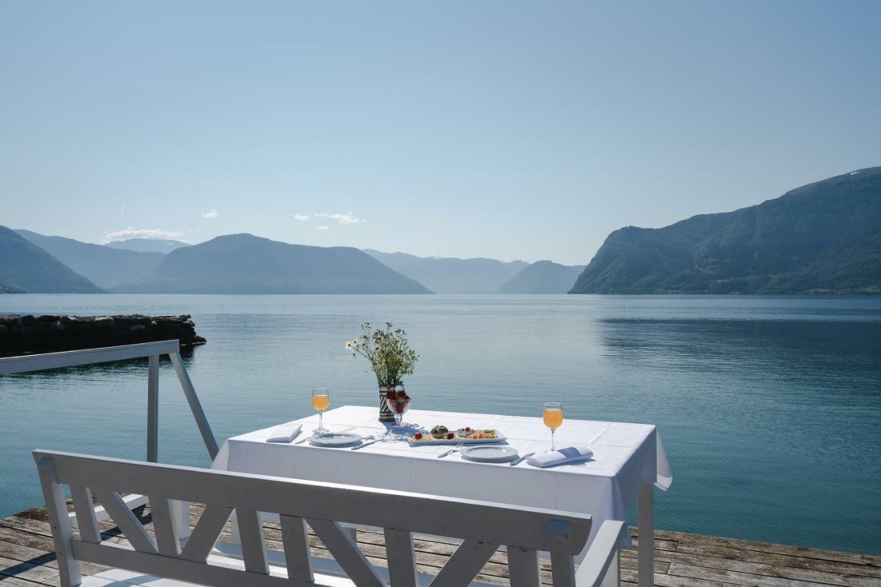 Leikanger Fjordhotel - Unike Hoteller Exterior photo